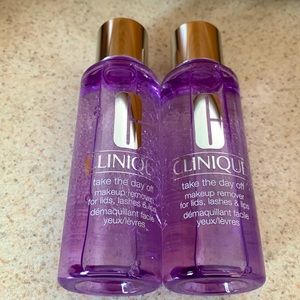 2 NWT Clinique take the day off